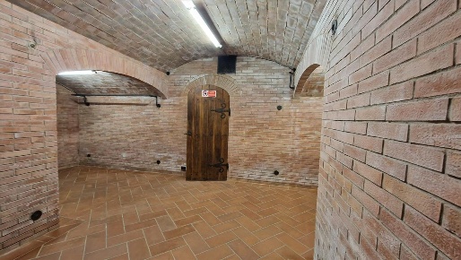 Foto Locale commerciale in Via Giovanni Duprè 28, Siena di 115 m²