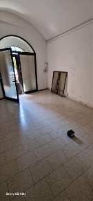 Foto Locale commerciale in Via Salicotto, Siena di 60 m² in vendita