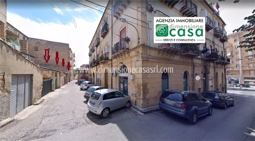 Foto Magazzino in Vicolo Conti 7, Caltanissetta Centro di 100 m² in vendita