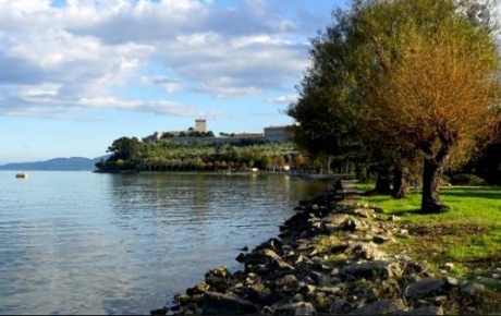 Foto Attività commerciale a Castiglione del Lago di 370 m² in vendita