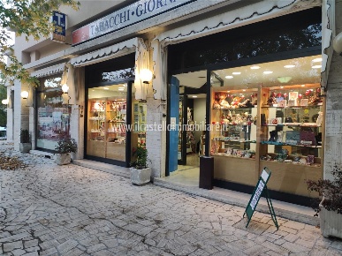 Foto Attività commerciale in PIAZZA ITALIA 36, Chianciano Terme di 72 m²