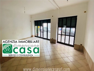 Foto Locale commerciale in Corso Vittorio Emanuele 82, San Cataldo Centro