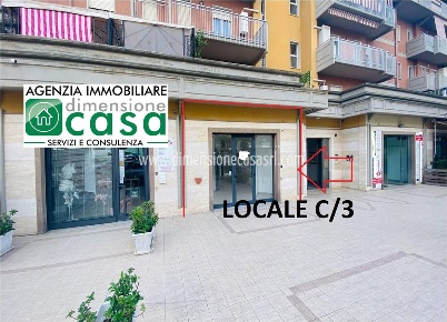 Foto Locale commerciale in Viale Stefano Candura 20b, Caltanissetta Centro