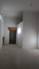 Foto Locale commerciale a Sinalunga di 84 m² con 2 locali in vendita