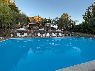 Foto Hotel in via Delle Orchidea 1, Chiusi di 2955 m² in vendita
