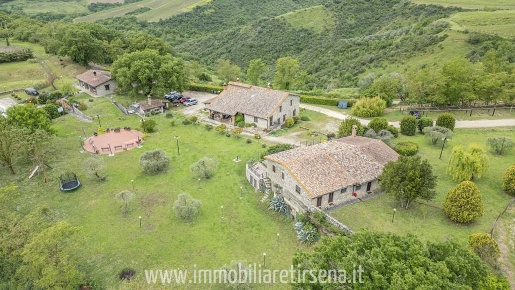 Foto Cessione attività a Orvieto di 850 m² con 22 locali in vendita