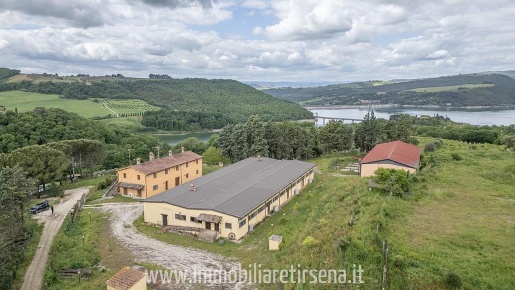 Foto Cessione attività a Orvieto di 2100 m² con 30 locali in vendita