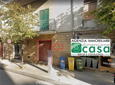 Foto Locale commerciale in Corso Vittorio Emanuele 163, San Cataldo Centro