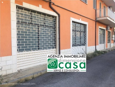 Foto Locale commerciale in Via Cimabue 2, Caltanissetta Centro di 201 m²