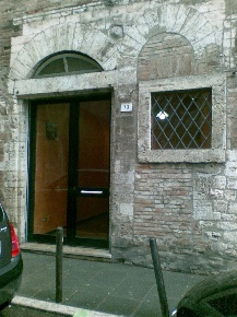 Foto Negozio in CORSO CAVOUR, Perugia Centro Storico di 20 m² con 2 locali