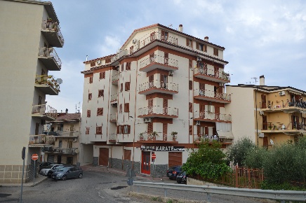 Foto Locale commerciale in via Cosenza - Rossano, Corigliano-Rossano