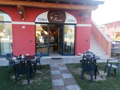 Foto Attività commerciale a Cordenons Centro di 60 m² in vendita