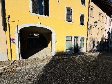 Foto Negozio in via mazzini 29 san daniele del friuli, Centro di 60 m²
