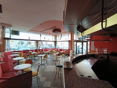 Foto Attività commerciale a Maniago Centro di 155 m² in vendita