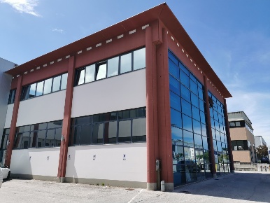 Foto Laboratorio in Via Cimabue 9, Senigallia Cesanella di 1500 m²