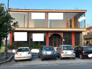 Foto Locale commerciale a Quarto di 400 m² con 1 locali in affitto