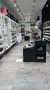 Foto Locale commerciale a Napoli Monte di Dio di 70 m² con 1 locali