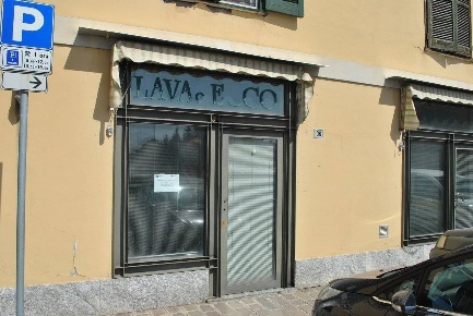 Foto Locale commerciale in Via Roma, Spino d'Adda di 93 m² con 1 locali