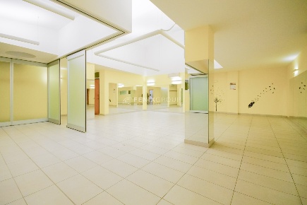 Foto Ufficio in Via Ozanam 24, Concorezzo Centro di 106 m² con 2 locali