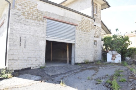 Foto Locale commerciale a Sant'Apollinare di 270 m² in vendita