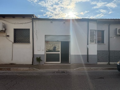 Foto Locale commerciale a Terracina di 65 m² con 1 locali in affitto