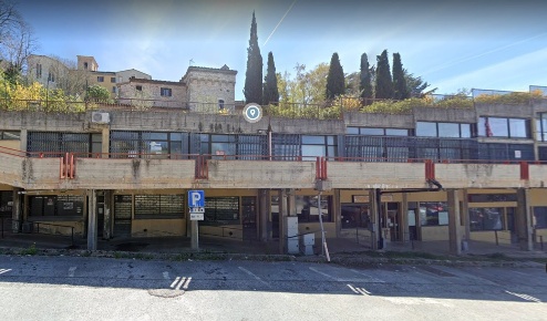 Foto Locale commerciale in Piazza Beato Angelo, Gualdo Tadino Centro