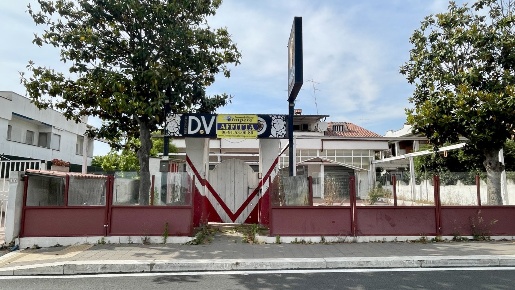 Foto Negozio in Viale Danimarca 169, Pomezia di 132 m² in affitto