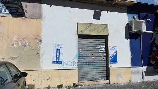 Foto Locale commerciale a Napoli Mercato di 50 m² con 1 locali in affitto