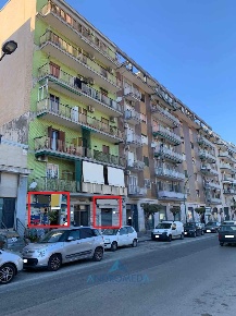 Foto Negozio a Casavatore Capodichino di 271 m² con 5 locali in vendita