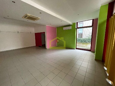 Foto Negozio a Venezia Chirignago di 65 m² con 2 locali in vendita