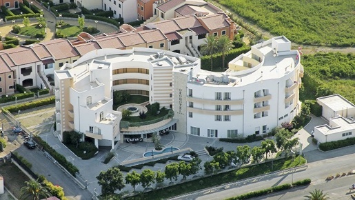 Foto Hotel in Via del lido, Policoro di 6800 m² con 20 locali in vendita