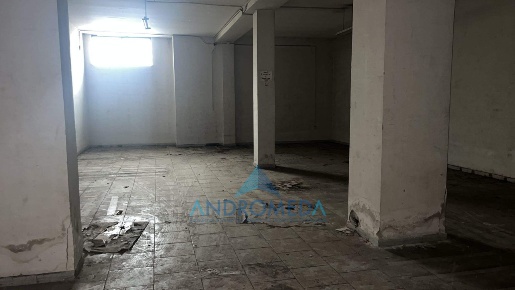 Foto Magazzino a Aversa di 450 m² con 5 locali in affitto