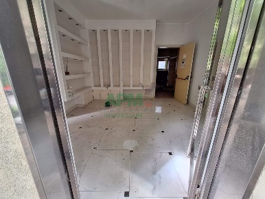 Foto Locale commerciale in via firenze 333537, Reggio di Calabria di 171 m²