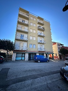 Foto Ufficio in Corso Risorgimento, Isernia Centro di 1370 m² in vendita