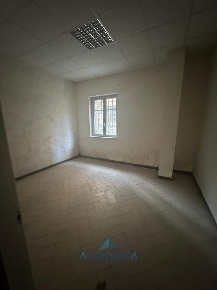 Foto Ufficio a Aversa di 70 m² con 4 locali in vendita