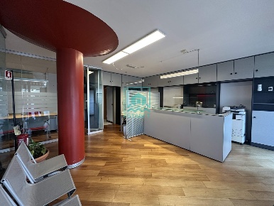 Foto Ufficio a Viareggio Bicchio - Varignano di 76 m² con 4 locali