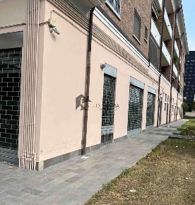 Foto Negozio a Pero Barriera di Milano di 425 m² con 1 locali in vendita