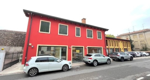 Foto Locale commerciale in Via G. Troiani 9, Villafranca di Verona