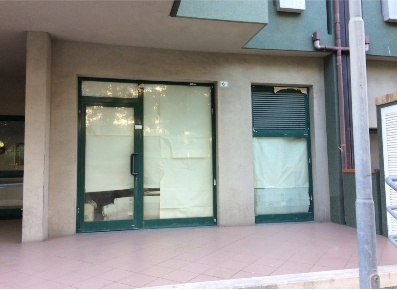 Foto Locale commerciale in Via Brodolini 6, Porto Recanati Centro di 100 m²