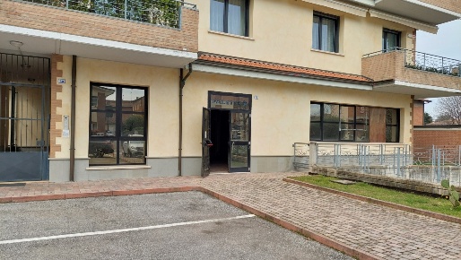 Foto Locale commerciale in via Ghiarella 58, Fiorano Modenese Fiorano