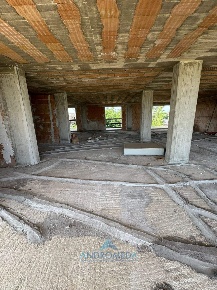 Foto Ufficio a San Marcellino di 380 m² con 8 locali in affitto