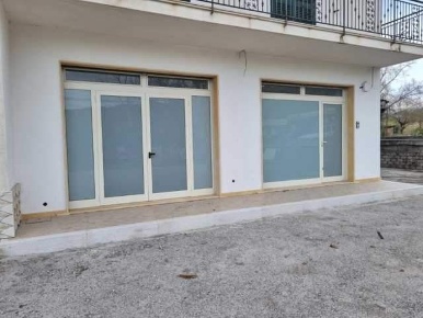 Foto Locale commerciale a Ausonia di 50 m² con 4 locali in affitto