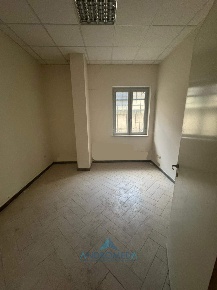 Foto Ufficio a Aversa di 50 m² con 3 locali in vendita