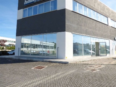 Foto Locale commerciale in Via Caduti del Lavoro 2, Ancona Brecce Bianche