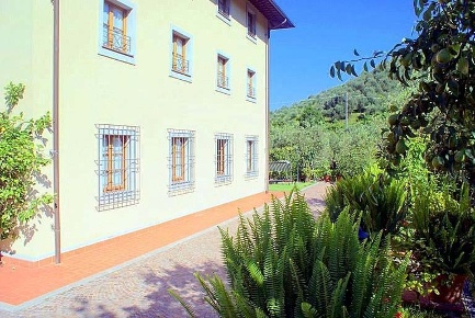 Foto Bed and Breakfast a Massarosa Bozzano, Quiesa di 800 m² con 15 locali