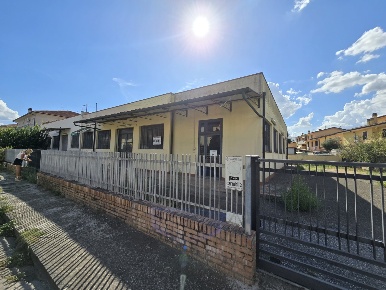 Foto Laboratorio a Castelfranco di Sotto Centro di 272 m² in vendita