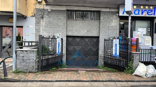 Foto Locale commerciale a Mugnano di Napoli Centro di 340 m² con 2 locali