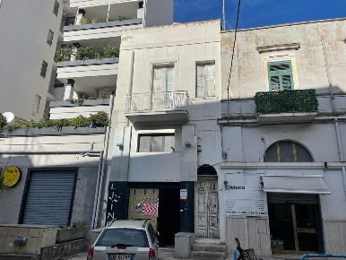 Foto Locale commerciale in Via Osanna 54, Brindisi Cappuccini di 138 m²