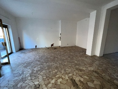Foto Locale commerciale a Pistoia Centro Storico di 95 m² in affitto