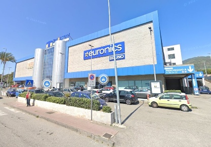 Foto Locale commerciale in Strada statale 114 snc, Messina di 99 m²